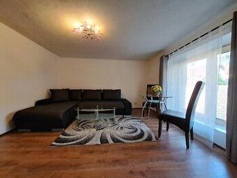 Nabízím Vám pronájem bytu 2+1, o velikosti 55m2, který se na