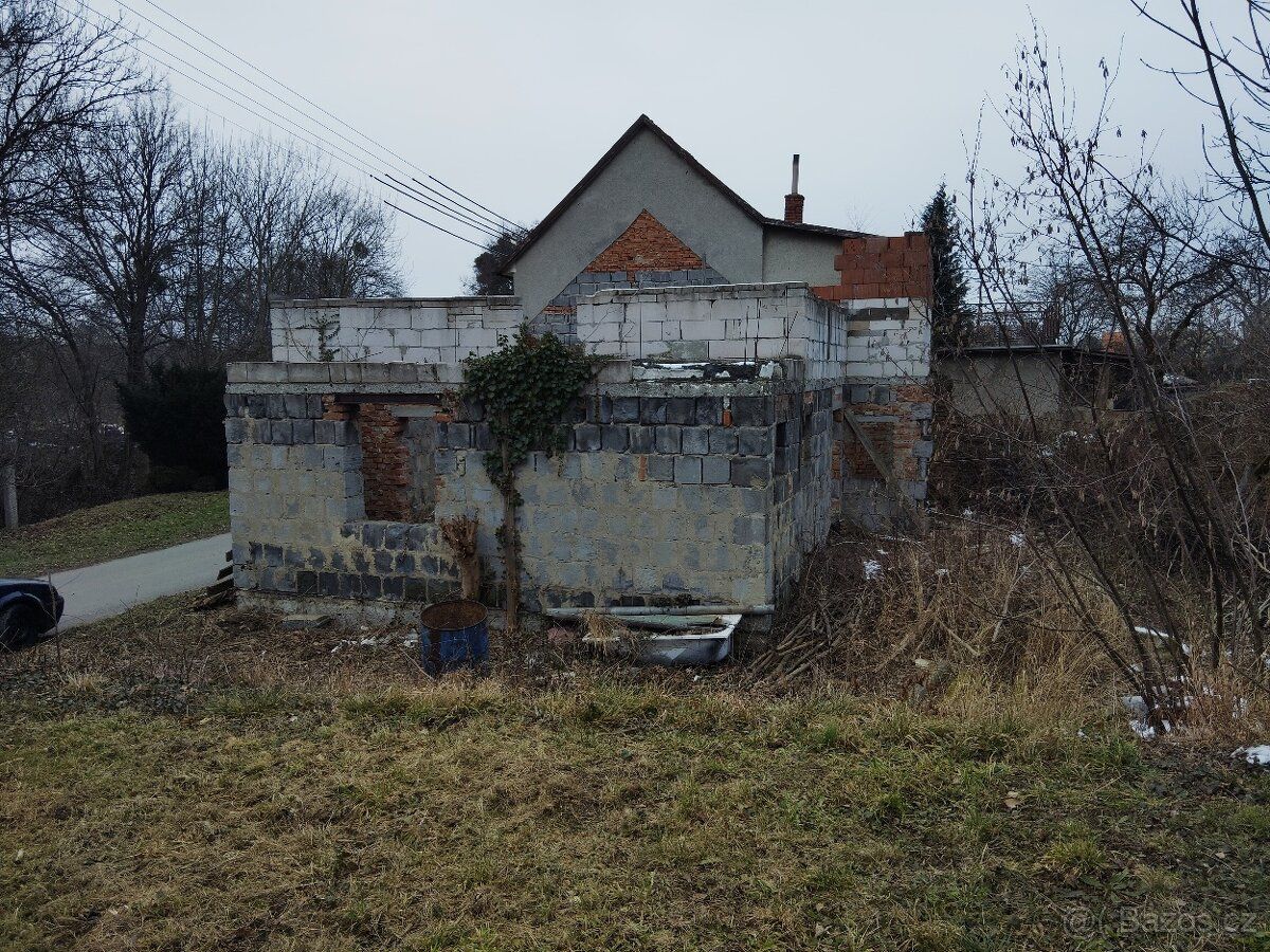 Prodej stavebního pozemku, rozestavěné stavby..v Loukově okr