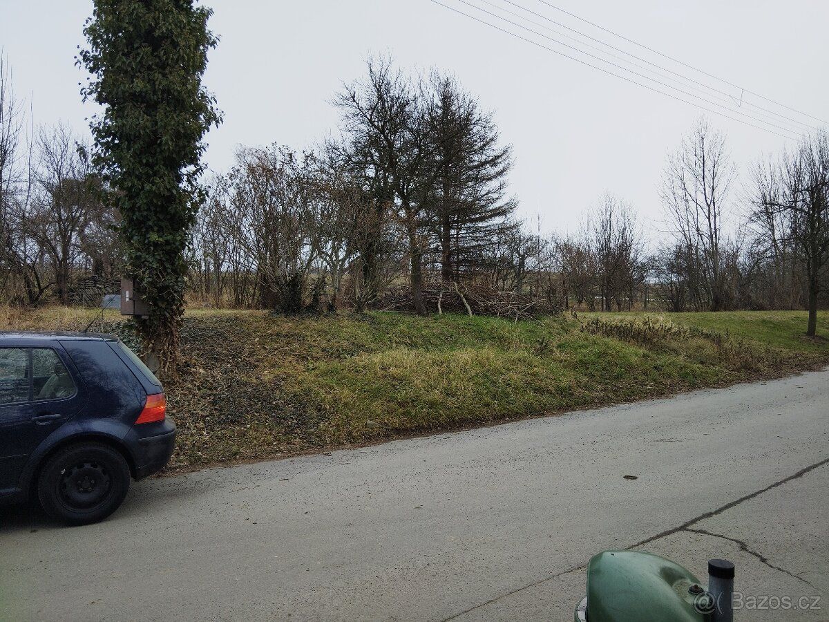 Prodej stavebního pozemku, rozestavěné stavby..v Loukově okr