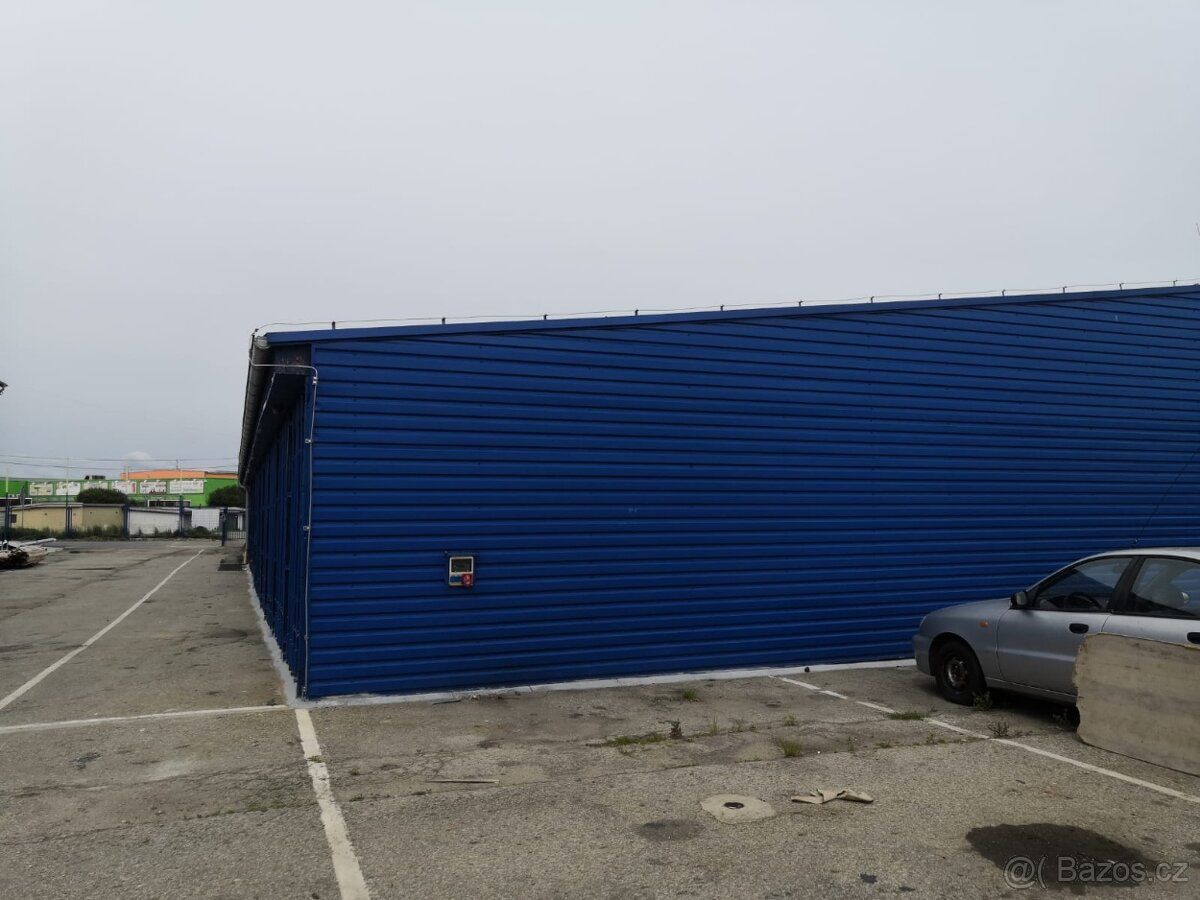 pronájem skladový prostor 32m2 v areálu naproti supermarketu