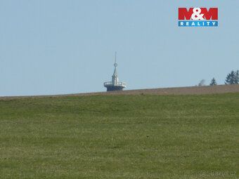 Nabízíme k prodeji chatu, podlahová plocha 32 m2 s hezkým vý