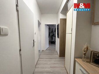 Nabízíme k prodeji družstevní byt 2+1 s balkonem o užitné pl