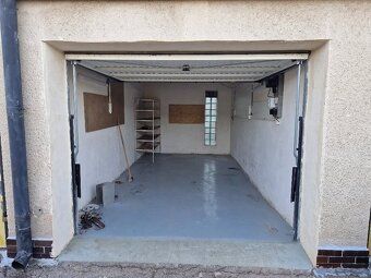 Nabízím k pronájmu velmi bezpečnou garáž o výměře 19 m², umí