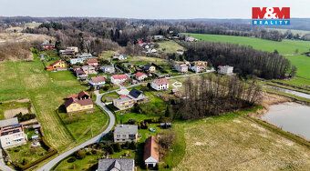 Tento samostatný RD z r. 1990 v okrajové a klidné části obce