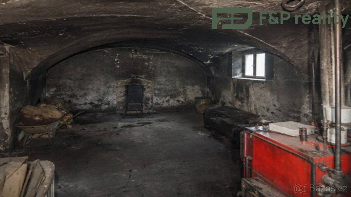 DISPOZICE ATELIÉRU 39 m2 v klidné části Rokytnice. Součástí 