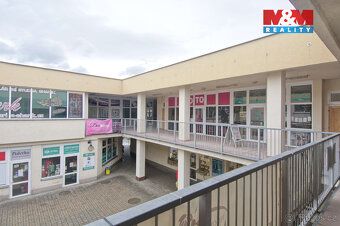 Nabízíme k pronájmu komerční prostor v centru města Orlová. 