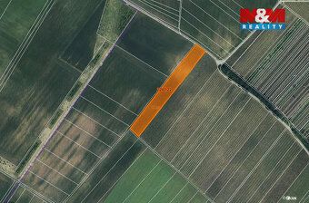 Prodej pozemku o výměře 612 m2 v katastru obce Hrušky. Jedná