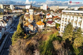 V ceně jsou zahrnuty poplatky a právní služby. , Dumrealit.c