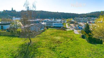 Exkluzivní stavební pozemek 1.290 m² – Hluboká nad Vltavou, 