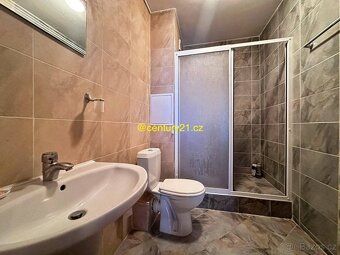 bg13519 Cena - 85 000 Eur
Prostorný apartmán 2+kk se dvěma k