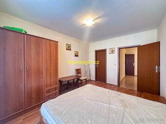 bg13519 Cena - 85 000 Eur
Prostorný apartmán 2+kk se dvěma k