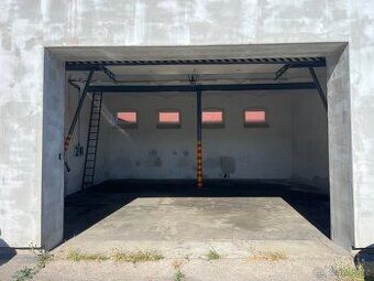Pronájem haly 100 m² – Bzenec
Nabízím k pronájmu halu o výmě