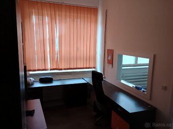 Pronájem skladovacích či výrobních prostorů. Objekt se dá ro