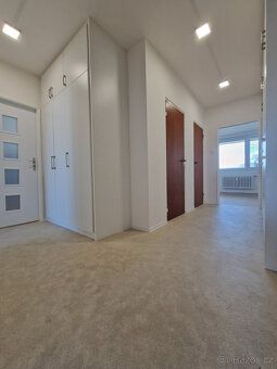 Naše Realitní kancelář Vám nabízí možný pronájem bytu 3+1 69