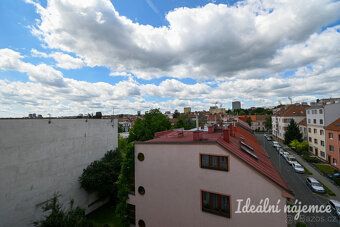 K dlouhodobému podnájmu nabízíme byt o dispozici 2+1 v oblíb