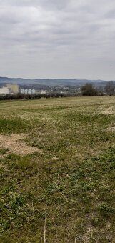 Nabízím k prodeji pozemek ve Strakonicích-Přední Ptákovice. 