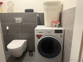 Prodej bytu 2+kk 60 m² s balkonem, garáží a sklepem Prodej n