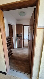 Nabízíme k pronájmu prostorný a světlý byt 3+kk, o ploše 72m