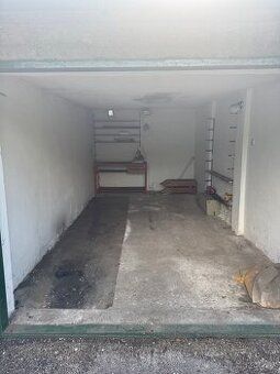 Pronajmu suchou garáž 3x zámek, vhodnou pro parkování dodávk