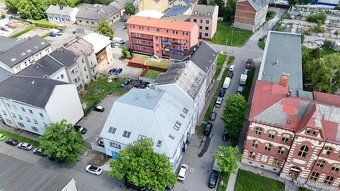 Nabízíme k prodeji samostatně stojící nebytový dům s výborno