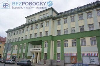 Zvažuji prodej ideální poloviny bytu viz. označení na fotogr