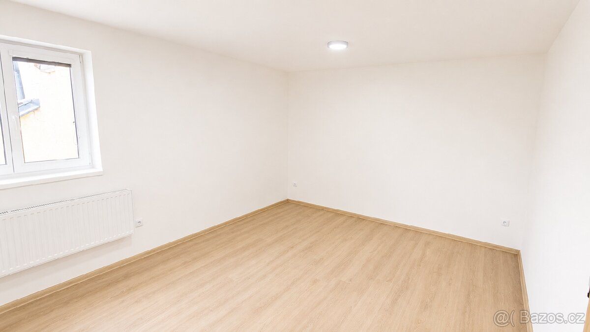 Dobrý den, nabízím k pronájmu ateliér k libovolnému využití.