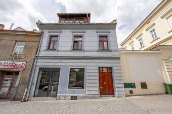 Exkluzivně nabízíme k pronájmu atraktivní komerční prostor v