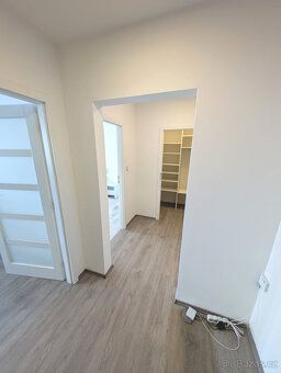 Nabízíme Vám k pronájmu bytovou jednotku 2+kk v OV o celkové