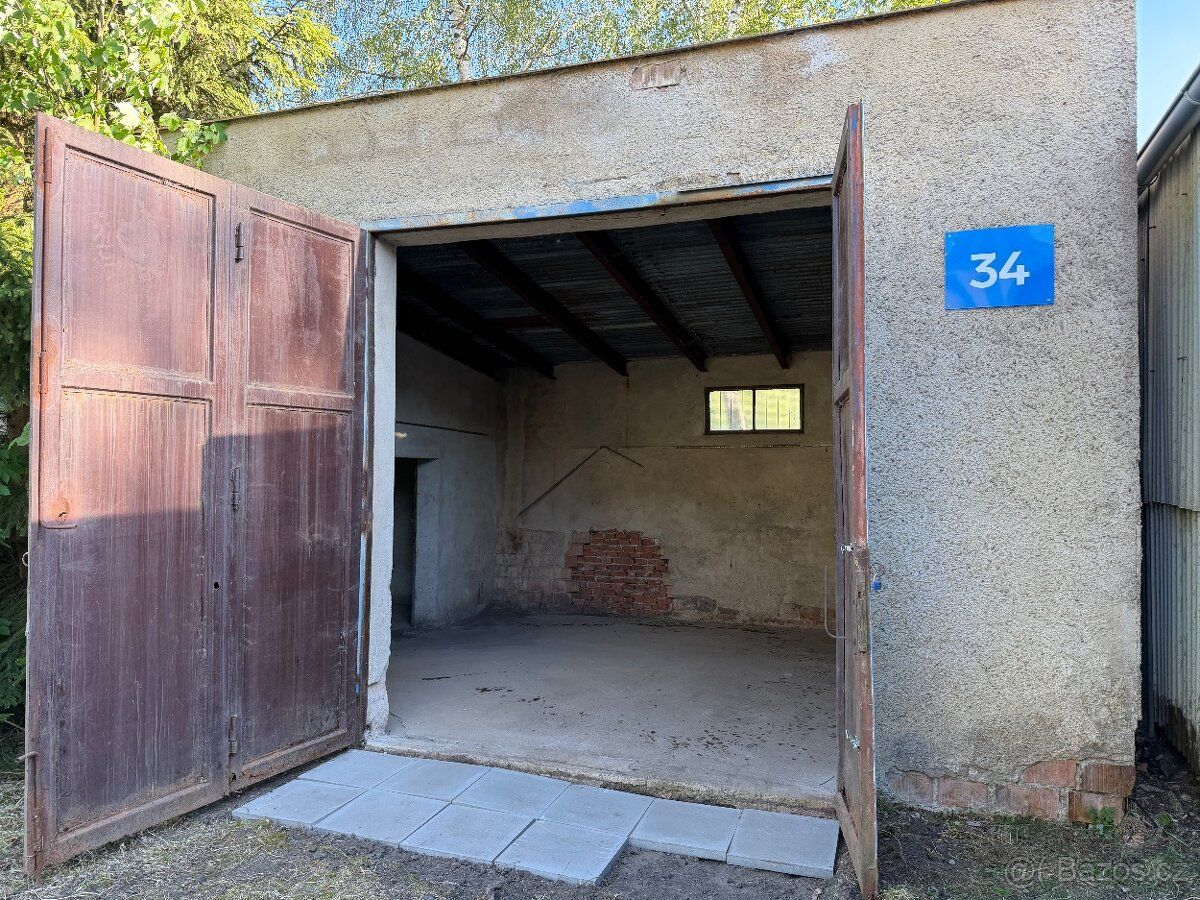 Nabízím k pronájmu garáž/sklad rozloze 60 m², umístěnou v ci
