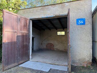 Nabízím k pronájmu garáž/sklad rozloze 60 m², umístěnou v ci