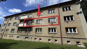 Nabízíme k pronájmu prostorný zděný byt o dispozici 2+1 a ce
