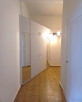 Nabízíme Vám pronájem bytu 2+kk v klidné ulici Za poštou, Pr