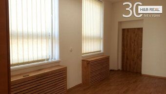 Pronájem vekého komerčního prostoru (195 m2) v přízemí admin