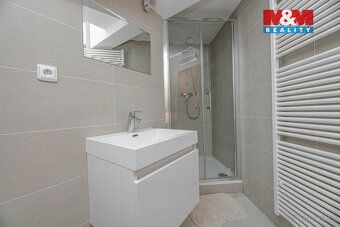Prodej prostorného domu, který lze využít třeba k podnikání 