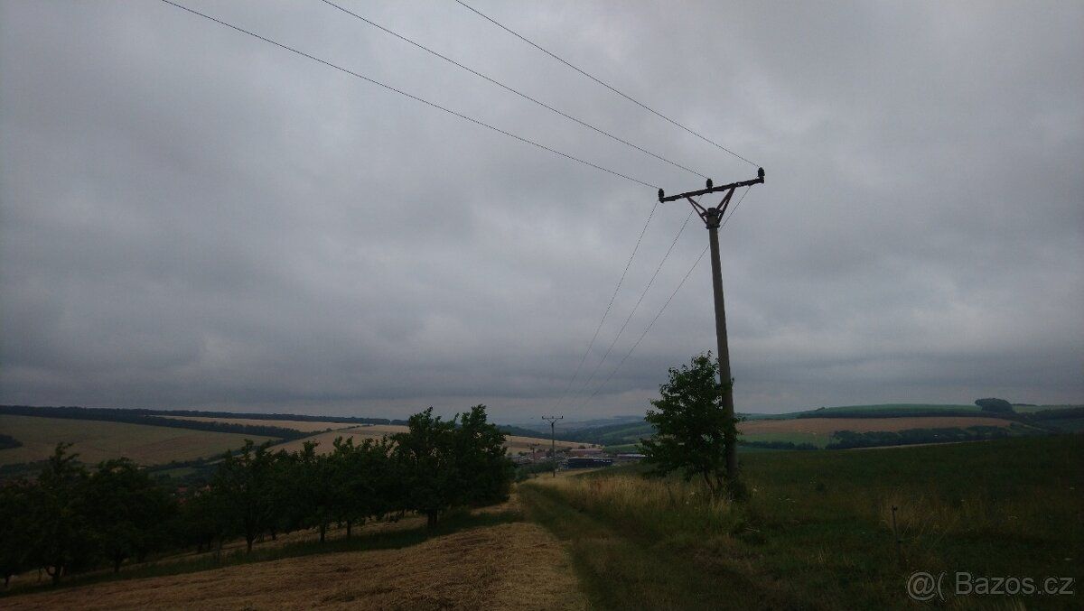 Prodám pole 2,2 ha orné půdy a trvalého travního porostu v k
