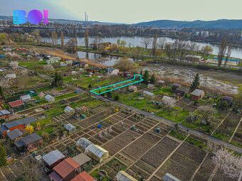 Prodám zahradu v Napajedlích 800m2.Pergola,ovocné stromy, st