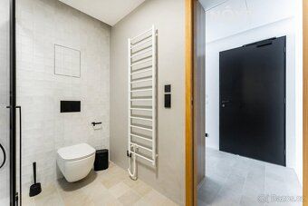 NOVÉ DESIGNOVÉ STUDIO S GARÁŽÍ V SRDCI KRKONOŠ
Hledáte místo