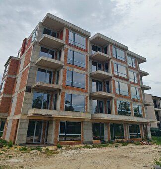 Nabízíme k prodeji nový apartmán 2+KK,64m2 (apartmán č.17). 