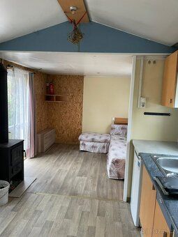 Celoročně zateplený mobilheim (8 × 3 m) Nabízím k prodeji ko