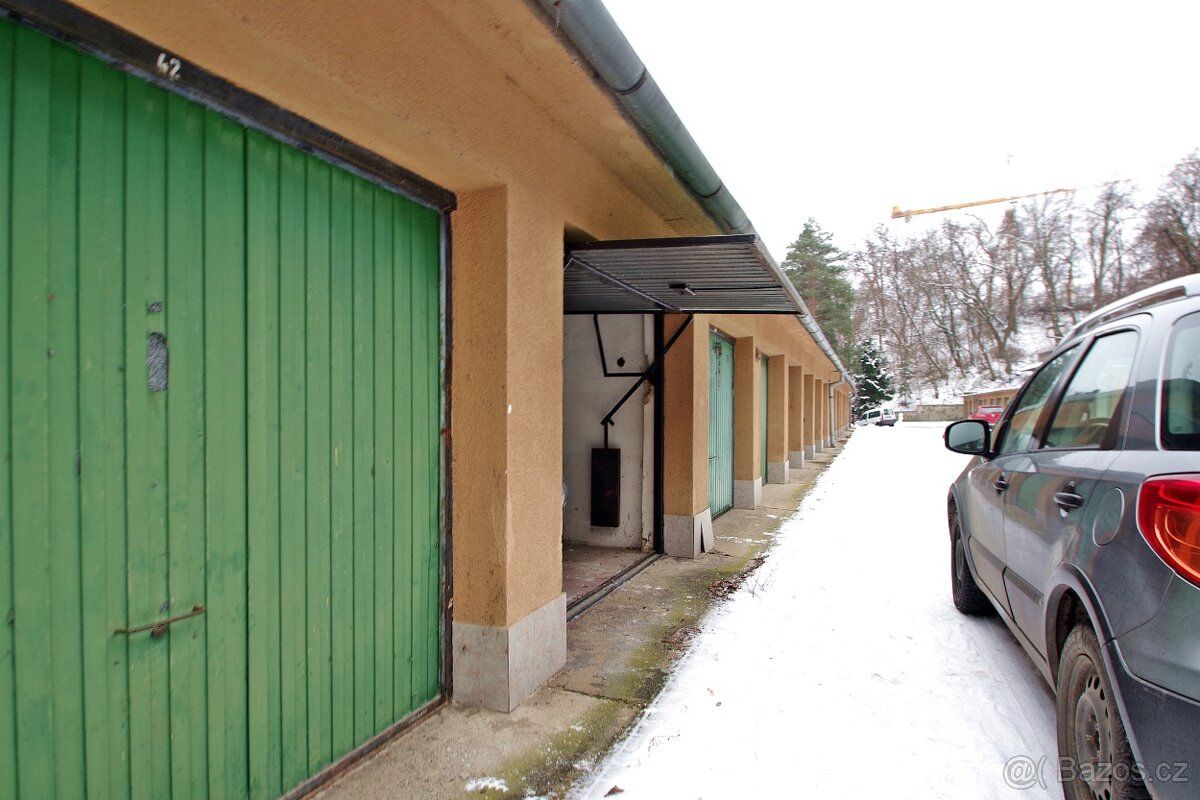 -Výborný technický stav -Elektřina -Vjezd: Š 2,4 m, V 2 m -O
