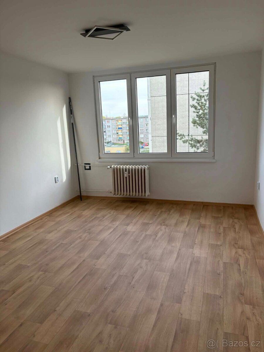 Nabízím byt nejlépe k dlouhodobému pronájmu o dispozici 3+1 