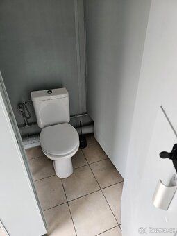 Prodám stavbu nespojenou se zemí, tzn. dá se postavit jen ja