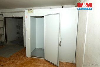 Nabízíme k pronájmu prostornou nemovitost v srdci historické