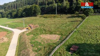 Rekreace, stavba a zahrada v čisté přírodě, vzdálená od ruch