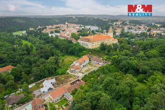 Nabízíme k prodeji budovu bývalého pivovaru a později zámečn