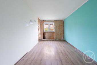 Tenhle bungalov kolaudovaný v roce 2016 stojí na ulici Spojn