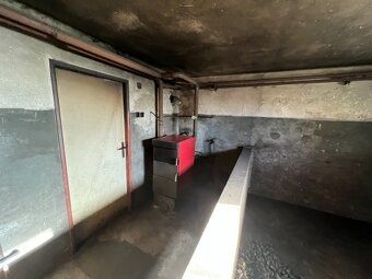 K prodeji rodinný dům se zahradou o celkové výměře 1437 m² v