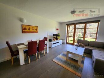 Nabízíme ke koupi byt 3+1, 75m2. 3.patro bez výtahu. Nedalek