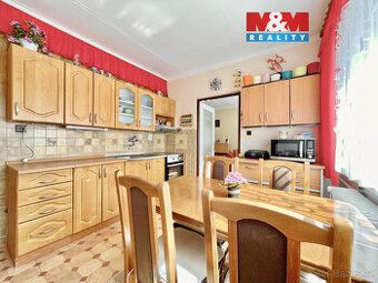 Nabízíme ke koupi byt 3+1, 75m2. 3.patro bez výtahu. Nedalek