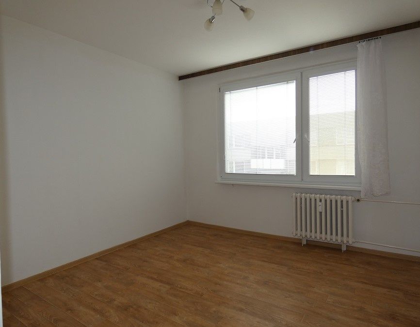 Nabízíme ke koupi byt 3+1, 75m2. 3.patro bez výtahu. Nedalek